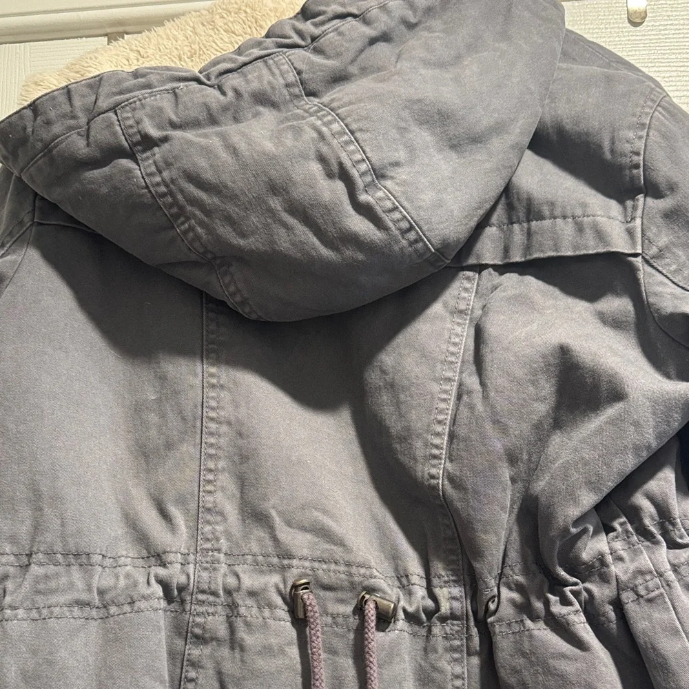Gray Hooded Jacket with Sherpa Lining - Picture 6 of 6